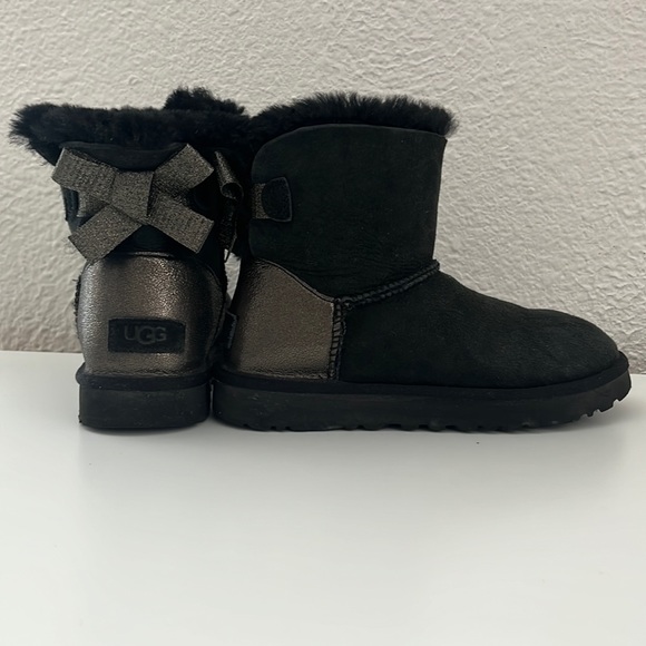 Ugg black mini Bailey bow glitz size 6 - Picture 1 of 5